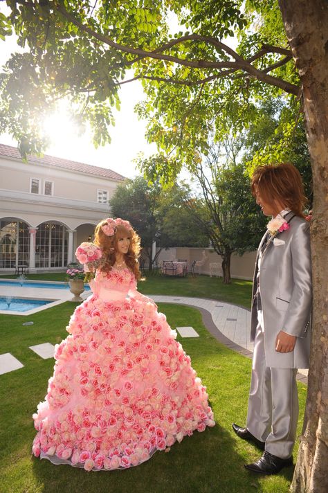 Gyaru Wedding, Gyaru Makeup, Hime Gyaru, Gyaru Fashion, J Fashion, Ball Gown Dresses, Couple Outfits, Japanese Fashion, Types Of Fashion Styles