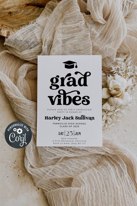 Creative Graduation Invitations, Graduation Invitations Diy, Graduation Invitation Design, Graduation Party Invitations Templates, Chic Invitation, 8th Grade Graduation, Graduation Tables, Grad Announcements, Graduation Announcement Cards