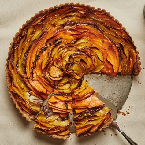 Squash Tart, Tofu Turkey, Caramelised Onion Tart, Healthy Thanksgiving Recipes, Onion Tart, Vegetarian Thanksgiving, Tart Baking, Healthy Thanksgiving, Caramelized Onion