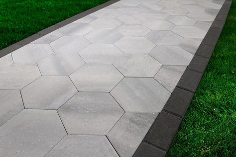 Oldcastle 12-in L x 10-in W x 2-in H Hexagon Rio Blend Concrete Patio Stone Lowes.com Rowhouse Backyard, Hexagon Patio, Paver Steps, Patio Blocks, Patio Stone, Pattern Concrete, Pavers Backyard, Patio Slabs, Patio Flooring