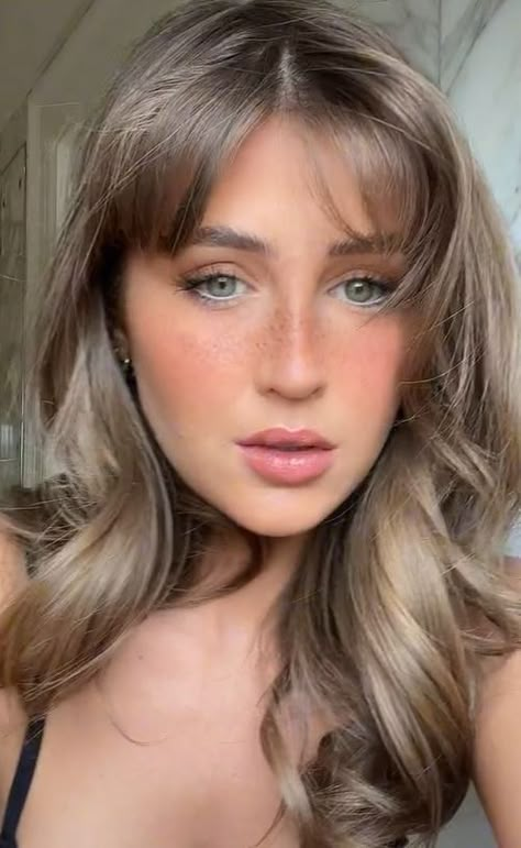 LOVE Island star Georgia Steel has been spotted looking totally different as her fans have speculated she’s had a nose job. The ITV2 dating show contestant took to TikTok this week to take part in a viral trend when her followers noticed her button nose. Georgia, 24, has had quite the transformation since her time […] Georgia Steel Hair Fringe, Georgia Steel Fringe, Georgia Love Island Hair, Georgia Steel Hair, Georgia Love Island, Job Ideas For Women, Georgia Steel, Island Hair, Hair Fringe