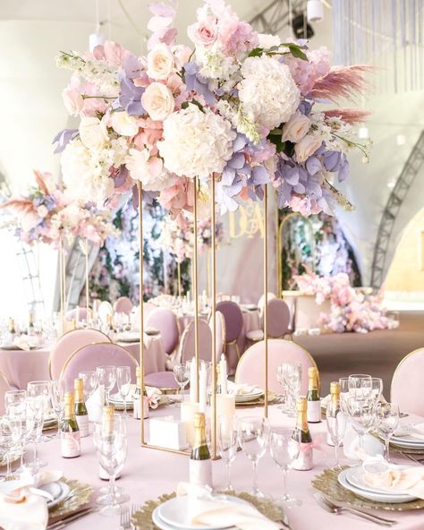 Dreamy Whimsical Wedding, Romantic Evening Wedding Decor, Color Scheme For Quinceanera, Lilac And Pink Centerpieces, Bubble Gum Pink Wedding Ideas, Lilac Theme Wedding Decor, Pastel Colors Quinceanera Theme, Pink And Lavender Flower Centerpieces, Lilac Quinceanera Table Decorations