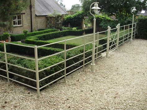 Driveway Fencing, Estate Fence, Gated Garden, Old Garden Gates, Ivy Kitchen, Estate Fencing, Garden Front Of House, Farm Entrance, Electric Gate