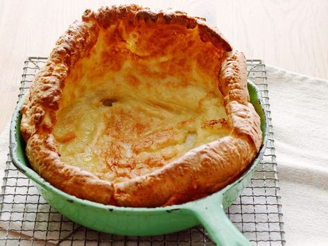 Giant Yorkshire Pudding Recipe, Tyler Florence Recipes, Yorkshire Pudding Recipe, Florence Food, Yorkshire Pudding Recipes, Tyler Florence, Christmas Sides, Christmas Side Dishes, Best Christmas Recipes