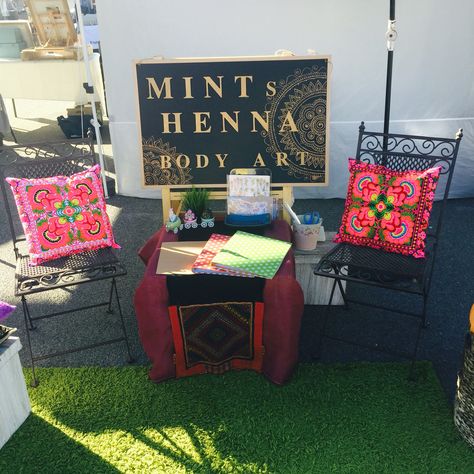 Mint's Henna stall. Henna Stall Decoration Ideas, Mehndi Stall Ideas, Mehendi Stall Ideas, Henna Stall Ideas, Henna Booth Setup Ideas, Henna Booth, Festival Prep, Henna Business, Office Wall Paints