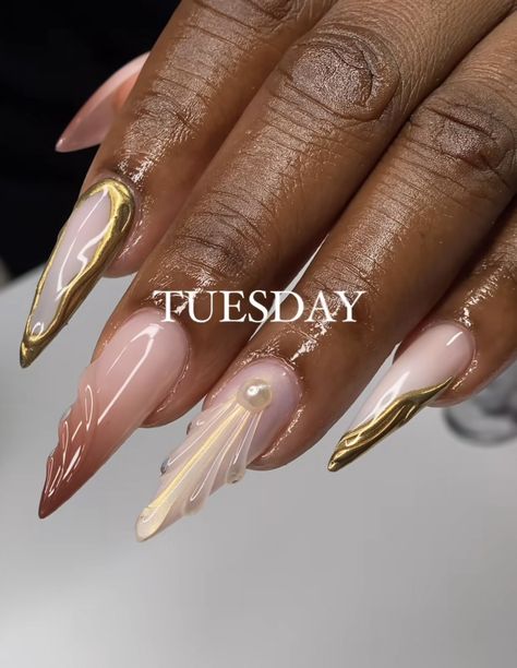 Nails With Gel Designs, Gold Tipped Acrylic Nails, Almond Seashell Nails, Gold Mermaid Nails, Fall Birthday Nails Almond, Cute Pointy Nails, Ethereal Nail Design, Ethereal Nails Almond, Seashell Nails Acrylic