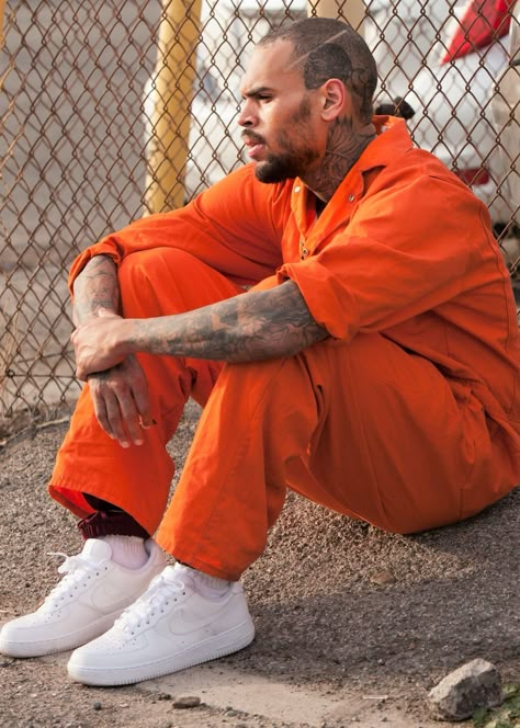 Chris Brown Photos, Chris Brown Art, Flannel Outfits Men, Chris Brown And Rihanna, Chris Brown Outfits, Chris Brown Style, Chris Brown Official, Chris Brown And Royalty, Barber Equipment