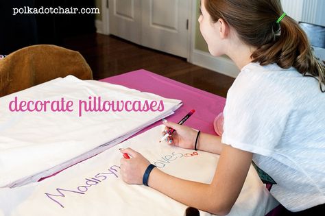 Simple "un" Slumber Party - The Polkadot Chair Princess Slumber Party, Party Sleepover Ideas, Slumber Party Activities, Pillow Case Crafts, Host Party, Slumber Party Birthday, Party Sleepover, Pijama Party, Sleepover Birthday Parties