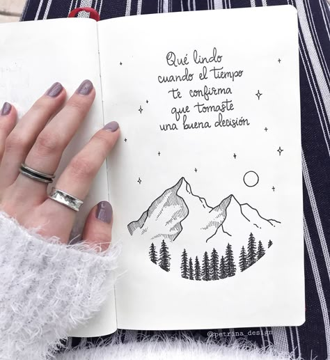 🅻🆄🅻🅸 on Instagram: ““Qué lindo cuando el tiempo te confirma que tomaste una buena decisión”.⏳” Journal de arte, frases y poemas en español. Quote and Art Journal. #diario #art #quotes #inspiracion #aesthetic #poesia #dibujo #sketchbook #doodle #mountain #stars #minimalist #montaña #poetry Poetry Aesthetic Journal, Diario Aesthetic, Stars Minimalist, Journal Poetry, Journal Inspiration Writing, Personal Diary, Reading Journal, Art Journal Inspiration, Journal Inspiration