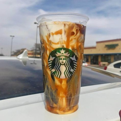 Iced Caramel Macchiato - The Macro Barista Macro Barista, Low Cal Starbucks Drinks, Starbucks Drinks Under 100 Calories, Starbucks Drinks Coffee, Starbucks Macchiato, Starbucks Caramel Drinks, Caramel Macchiato Starbucks, Low Calorie Starbucks Drinks, Resep Starbuck