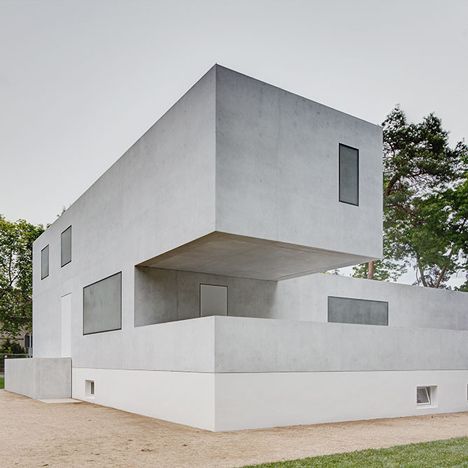 Bauhaus Masters' Houses reinterpreted by Bruno Fioretti Marquez Gropius House, Bauhaus Building, Villa Savoye, Bauhaus Architecture, German Architecture, Minimal Architecture, Bauhaus Art, Walter Gropius, Bauhaus Design