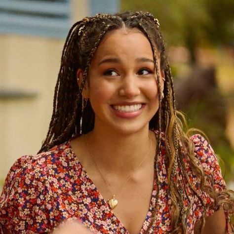 Cute Box Braids Hairstyles Ideas, Ariana Grande Hairstyles, Hair Styles Cute, Ariana Grande Hair, Cute Box Braids, Sofia Wylie, Cute Braided Hairstyles, Silver Linings, Cute Box Braids Hairstyles