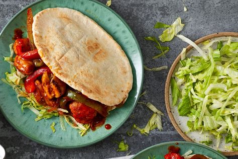 Joe Wicks’s 20-minute dinners: Quick, healthy recipes that won’t break the bank Body Coach Recipes, Joe Wicks Recipes, Quick Healthy Recipes, Gin Recipe, Fajita Spices, 20 Minute Dinners, Joe Wicks, Body Coach, Nutritious Recipes