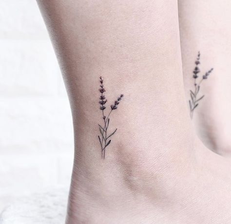 Friendship Tattoos For 3, Tattoo Lavender, Friendship Tattoo, Tattoo Mini, Lavender Tattoo, Matching Sister Tattoos, Ankle Tattoos For Women, Ankle Tattoos, Mini Tattoo