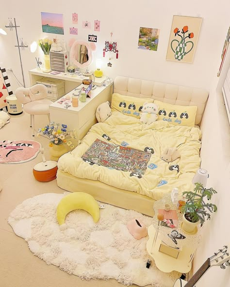 Yellow Themed Room Aesthetic, Room Makeover Korean Style, Floor Bed Aesthetic, Cozy Korean Bedroom, Korean Bedroom Aesthetic, Yellow Bedroom Aesthetic, Korean Bedroom Ideas, Korean Bedroom, Luxury Dorm Room