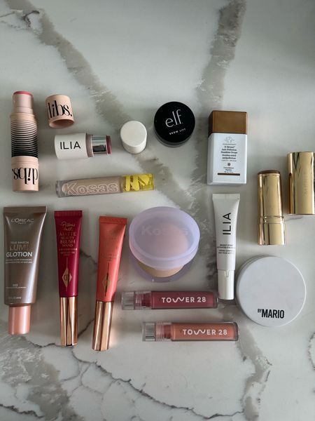 Makeup Skincare Aesthetic Products, Aesthetic Makeup And Skincare, Everyday Makeup Products Aesthetic, New Makeup Products, Trendy Beauty Products, New Makeup, It Girl Products, Dream Makeup, Clean Girl Makeup Products