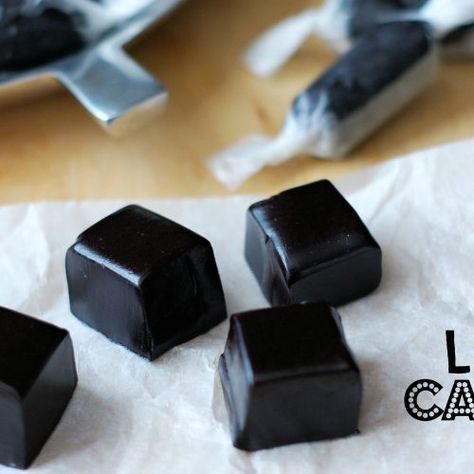 Homemade Liquorice, Caramel Sweets, Liquorice Recipes, Chocolate Basket, I Want Candy, Food Candy, Candy Recipes Homemade, Homemade Candy, Candy Fudge