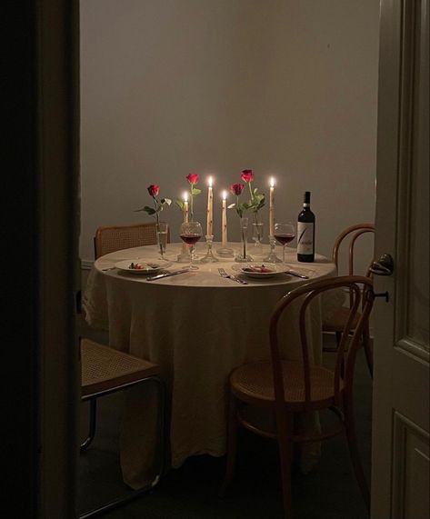 Candlelit Table, Affordable Aesthetic, Table Setting Inspiration, Dinner Table Setting, Aesthetic Home, Wine And Dine, Home Items, Romantic Dinners, Dinner Table