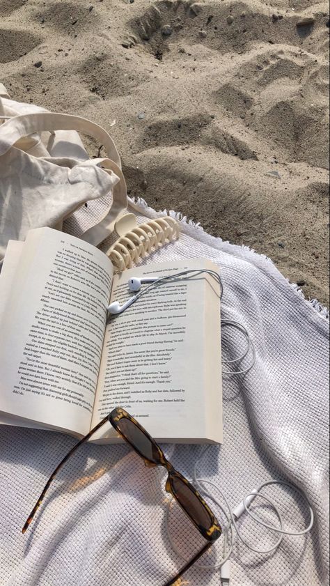 Drømme Liv, Buch Design, Photographie Inspo, Foto Poses, Images Esthétiques, Beach Reading, Foto Ideas Instagram, Summer Feeling, Summer Dream