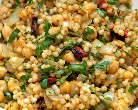 Giant Cous Cous, Giant Cous Cous Recipes, Giant Cous Cous Salad, Couscous Chickpea Salad, Couscous Chickpea, Parsley Juice, Giant Couscous, Lebanese Food, Couscous Recipes