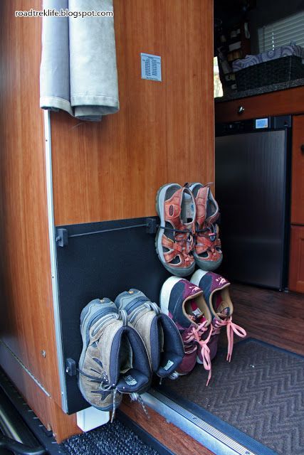 Roadtrek Modifications, Camper Storage Ideas Travel Trailers, Astuces Camping-car, Wall Mounted Shoe Storage, Kombi Motorhome, Camper Organization, Camper Hacks, Rv Organization, Kombi Home