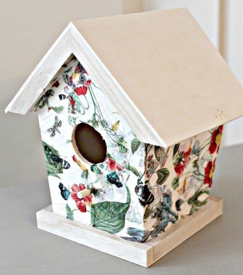 napkin decoupage birdhouses, chalk paint, crafts, decoupage Chalk Paint Crafts, Birdhouses Diy, Decoupage Candle Holder, Diy Birdhouse, Birdhouse Craft, Paint Crafts, Decoupage Tutorial, Bird Houses Ideas Diy, Decoupage Decor