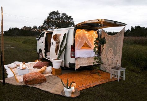 p i n t e r e s t : @oliviaagrayee ☆ Boho Car Camping, Kombi Trailer, Rv Interior Design, Kombi Motorhome, Caravan Decor, Diy Campervan, Camper Hacks, Kombi Home, Van Life Diy