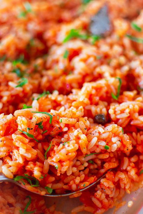 Greek tomato rice is a scrumptious side dish, baked in the oven that can easily be turned into a quick & easy main meal. Simply toss your favorite ingredient in it and bake it all together. Greek Side Dishes, Rice Bake Recipes, Nyc Dinner, Greek Rice, Basmati Rice Recipes, Greek Kitchen, Greek Foods, Greek Dinners, Tomato Rice