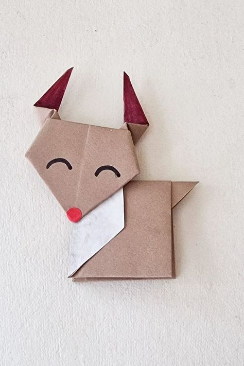 My Christmas origami tutorial helps you make some paper reindeer crafts for kids!! Step by step origami instructions help create this cute Christmas paper craft! Reindeer Crafts For Kids, Origami Reindeer, Paper Reindeer, Reindeer Crafts, Easy Origami For Kids, Christmas Paper Craft, Reindeer Craft, Santa Crafts, Christmas Crafts For Kids To Make