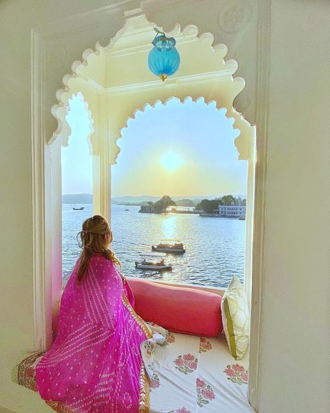 Jagat Niwas Palace, Udaipur, India Udaipur Photoshoot Ideas, Udaipur Photo Poses, Photoshoot In Udaipur, Udaipur Outfits Travel Women, Udaipur Picture Ideas, Udaipur Lookbook, Jagat Niwas Palace Udaipur, Udaipur Photography Poses Couple, Udaipur Photo Ideas