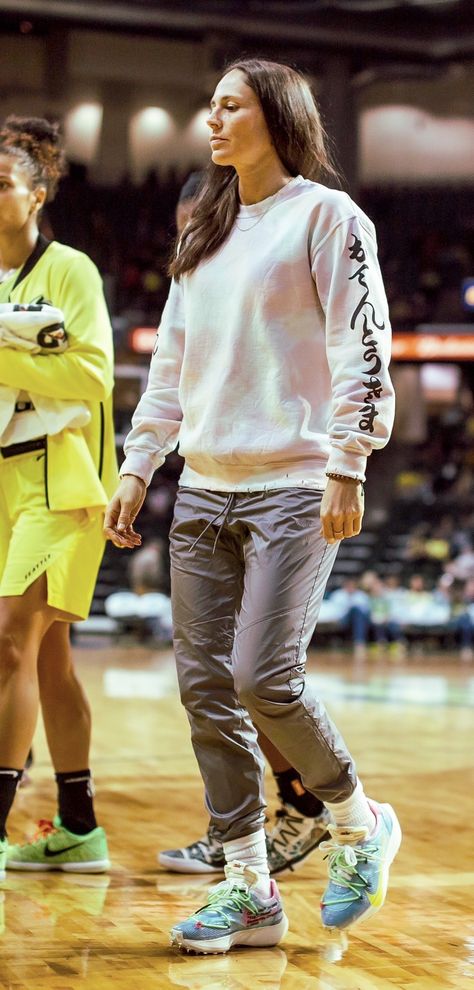 Kelsey Plum Outfits, Sue Bird Style, Sue Bird Outfits, Kelsey Plum, Girl Basketball, Sue Bird, Swishy Pants, Bird Fashion, Peace Bird