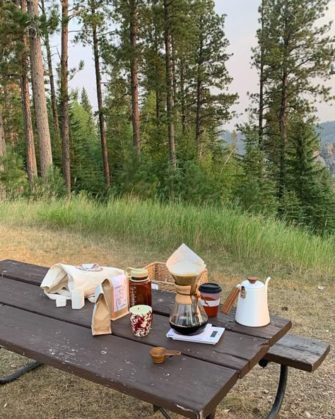 Granola Vibes, Camping Inspiration, Nature Valley, Camping Set Up, Mi Life, Camping Aesthetic, Adventure Aesthetic, Camping Coffee, Granola Girl