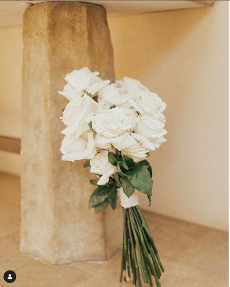 Simple Long Stem Bouquet, Single Rose Bouquet Wedding, Clean Wedding Bouquet, Simple Bridesmaid Bouquets, Long Stem Bouquet, White Rose Centerpieces, Rose Bridesmaid Bouquet, White Rose Bridal Bouquet, White Rose Wedding Bouquet