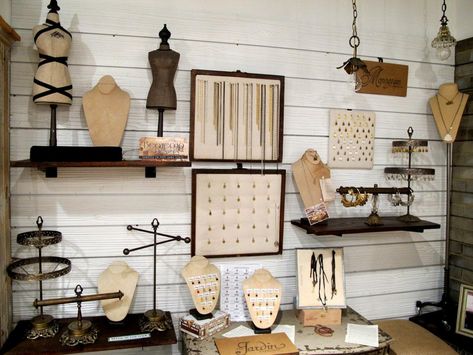 White Barnwood Textured Slatwall Panels Boutique Shelves, Retail Wall Displays, Jewerly Display, Slat Wall Display, Jewerly Displays, Retail Fixtures, Craft Fairs Booth, Boutique Display, Shop Window Design