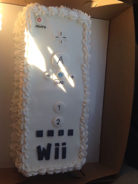 Wii Remote Strawberry cake Wii Birthday Party, Wii Tattoo, Bd Cake, 8 Birthday, Wii Remote, Level 8, Strawberry Cake, Bday Ideas, 8th Birthday