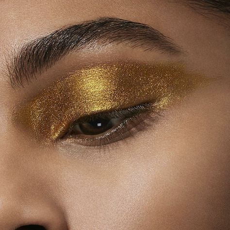 Gold Eye Look, Oscars Makeup, Golden Eyeshadow, Fashion Editorial Makeup, Green Smokey Eye, Movie Makeup, Leo Rising, Silicone Makeup, Eye Makeup Steps