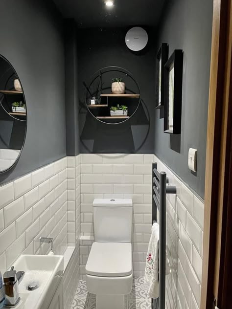 Small Toilet Room White Tiles, Design Toilet Modern, Black And White Small Toilet Ideas, Guest Bathroom Under Stairs, Modern Cloakroom Ideas, Grey Toilet Ideas, Black And White Toilet Room, Half Tile Wall Bathroom, Toilet Under Stairs Ideas