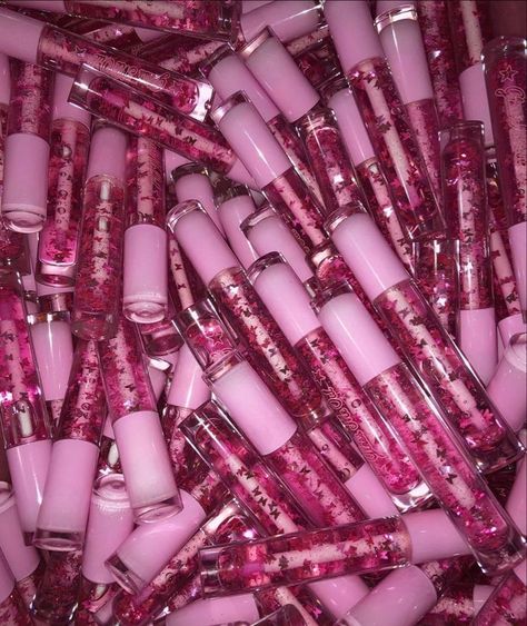 Lip Oil Business Ideas, Cosmetic Business Aesthetic, Lip Gloss Business Ideas, Lipgloss Business, American Baby Doll, Lip Gloss Homemade, Lip Gloss Cosmetics, Best Lip Gloss, Lip Balm Collection