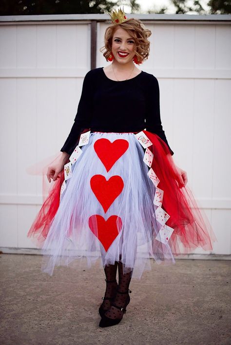 Queen Of Heart Costume Diy, Queen Of Hearts Costume Plus Size, Alice In Wonderland Costume Ideas Diy Easy, Diy Queen Of Hearts Costume Women, Alice In Wonderland Dress Up, Alice In Wonderland Costume Ideas Diy Queen Of Hearts, Alice In Wonderland Card Costume, Homemade Queen Of Hearts Costume Diy, Card Costume Alice In Wonderland