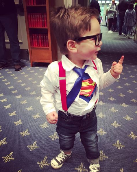 Clark Kent toddler Halloween idea. Super easy and cute! #toddlercostumes #toddlerhalloween #clarkkent #clarkkenttoddler Toddler Superman Costume, Baby Superman Costume, Clark Kent Costume, Superman Costume, Superman Costumes, Kids Wear Boys, Halloween Idea, Kid Boy, Toddler Costumes