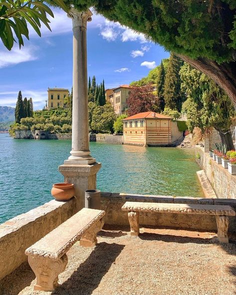 Lake Como, varenna Town, Italy. Varenna Lake Como, Italy Culture, Italy Beaches, Explore Italy, Como Italy, Lake Garda, Visit Italy, Swiss Alps, Dream House Exterior