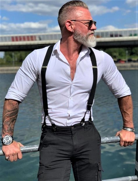 Beard And Mustache Styles, Mens Hairstyles With Beard, Grey Hair Men, Men With Grey Hair, Mustache Styles, Grey Beards, Beard Look, Beard Style, Gym Fashion