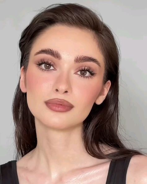 Make Gaze Makeup, Makeup For Black Hair Brown Eyes, Natural Makeup Brown Eyes, Round Eyes Makeup, Makeup For Brown Eyes Natural, Make Up Guide, Medium Contrast, Maquillage On Fleek, Mekap Mata