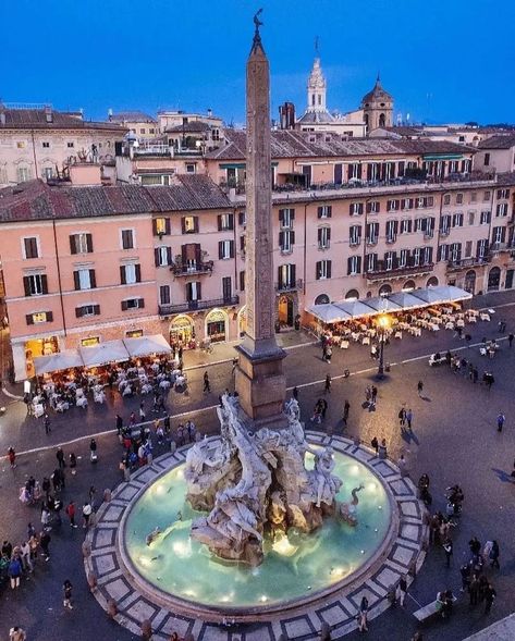 Italia - Italy - The beautiful fountains in Piazza Navona,... | Facebook Beautiful Fountains, Lorenzo Bernini, Rome City, Italian Architecture, Piazza Navona, Explore Italy, Places In Italy, Unique Buildings, Italy Vacation