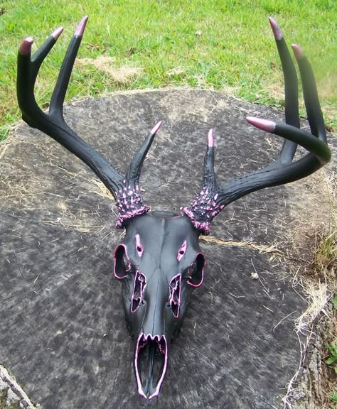 Deer Mount Ideas, Deer Hunting Decor, Painted Deer Skulls, Deer Skull Mount, Painted Animal Skulls, Animal Skull Decor, Deer Skull Art, Painted Cow Skulls, Cow Skull Decor