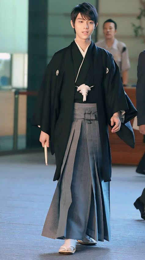 Japanese Traditional Clothing Men, Japan Traditional Clothes, Japanese Kimono Male, Men's Yukata, Kimono Traditional, Japanese Traditional Clothes, Japanese Uniform, Party Make-up, Japanese Traditional Clothing