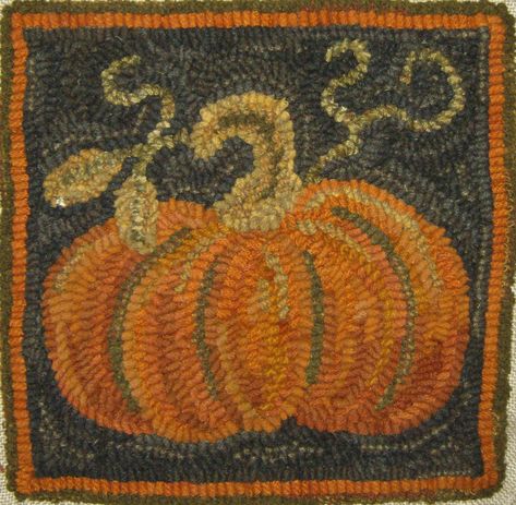 Hooked Rugs Primitive, Rug Hooking Designs, Primitive Rugs, Penny Rug, Latch Hook Rugs, Rug Hooking Patterns, Hand Hooked Rugs, Hooked Wool, Punch Needle Patterns