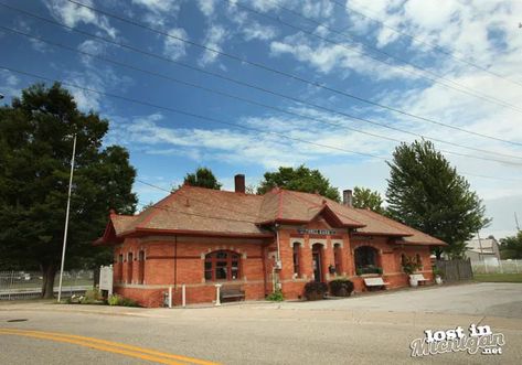 Three Oaks Depot - Lost In Michigan New York Central Railroad, Torch Lake, Railroad Companies, Iron Mountain, South Haven, Battle Creek, Train Depot, New York Central, Community Space