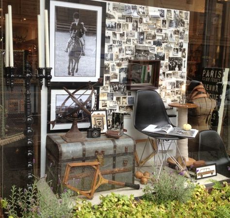 window display Photography Window Display, Antique Store Window Display, Home Decor Store Display, Vintage Window Display, Merchandising Retail, Store Window Displays, Visual Merchandising Displays, Vintage Window, Window Display Design