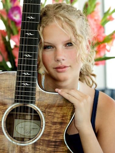 Taylor Swift interview when she was young Young Country Singers, Taylor Swift Debut Album, Liz Phair, Young Taylor Swift, Estilo Taylor Swift, Swift Photo, Taylor Swift Album, Long Live Taylor Swift, Taylor Swift Fan